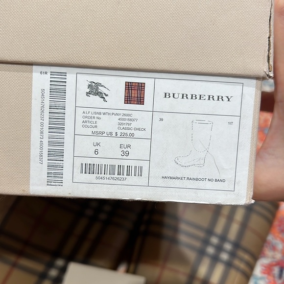 Burberry haymarket rain boots size 8.5 - Picture 3 of 9